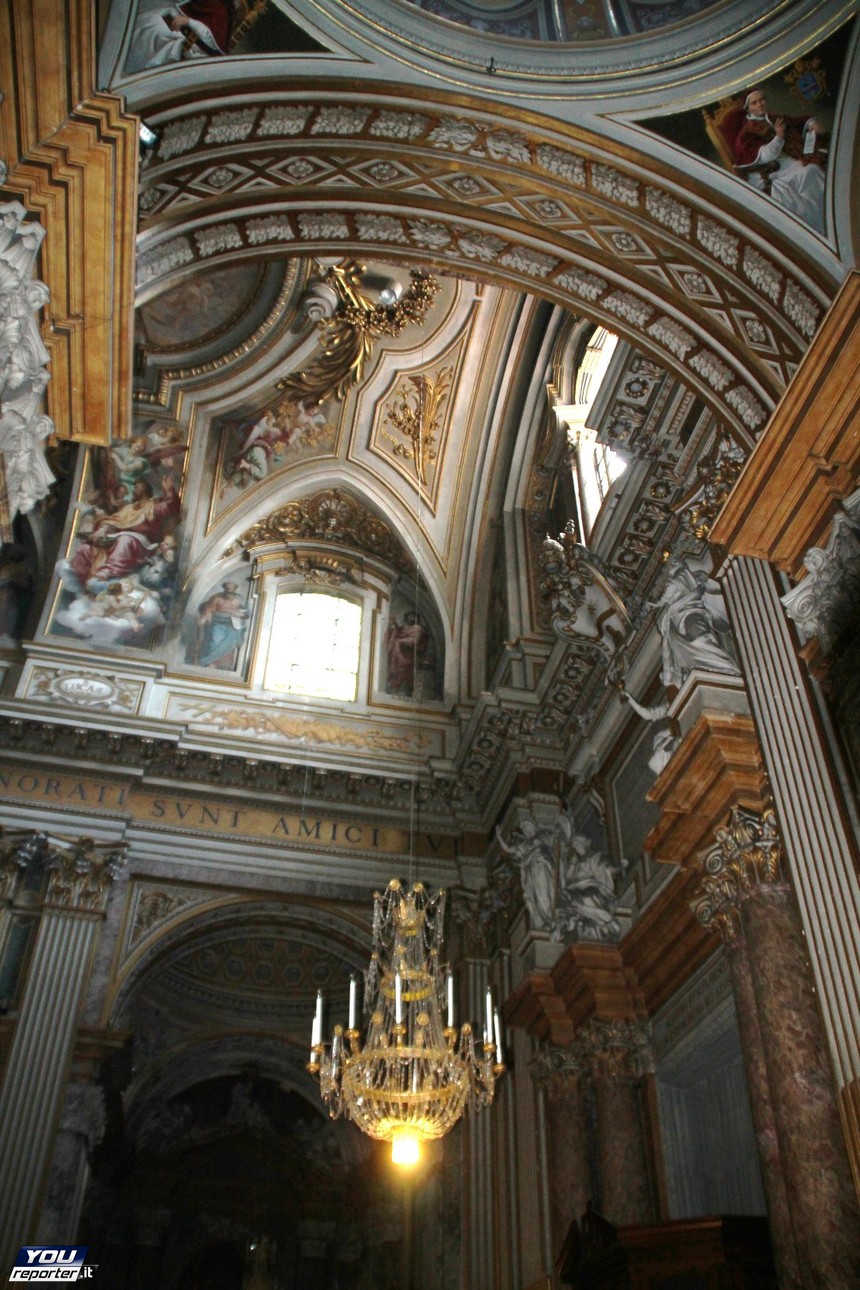 La Basilica dei Santi Apostoli a Roma (F) YouReporter La Basilica dei Santi Apostoli a Roma (F) YouReporter